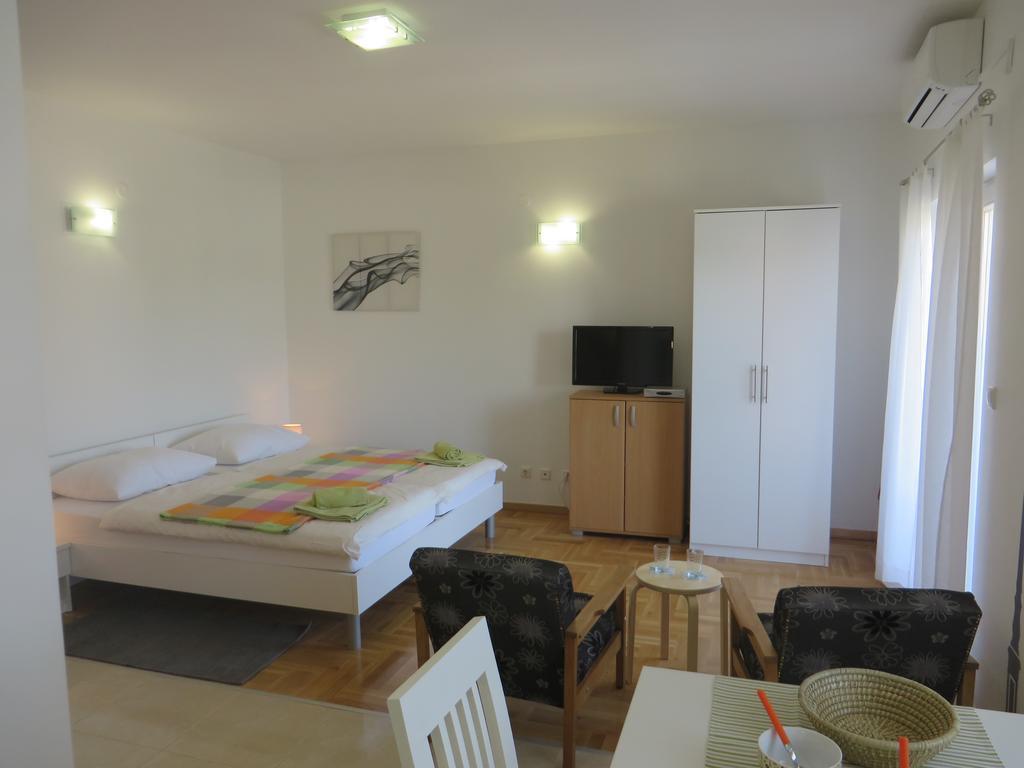 Filipovic Apartments With Pool Biograd Na Moru Zewnętrze zdjęcie